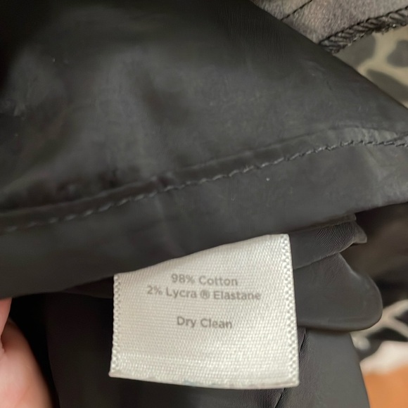 TALBOTS black and cream print sleeveless dress.  8 - Picture 4 of 5